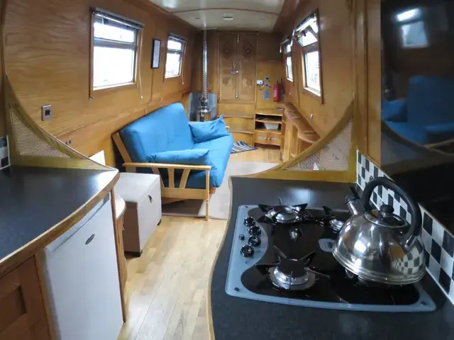 Heartwood Narrowboats 60