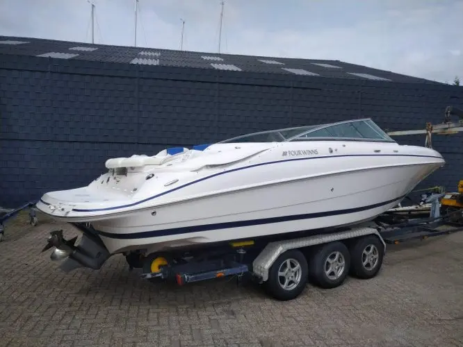 2009 Four Winns 260 horizon