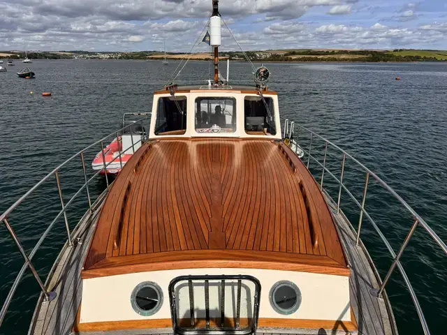 Classic Percy Mitchell Twin Screw Motor Yacht