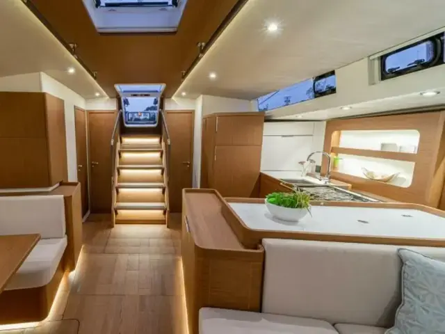 Beneteau Oceanis Yacht 54