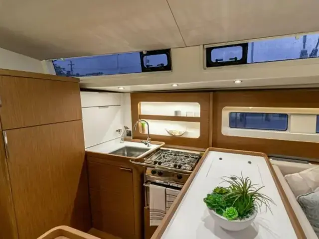 Beneteau Oceanis Yacht 54