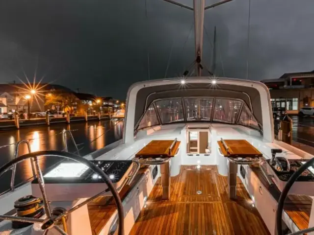 Beneteau Oceanis Yacht 54