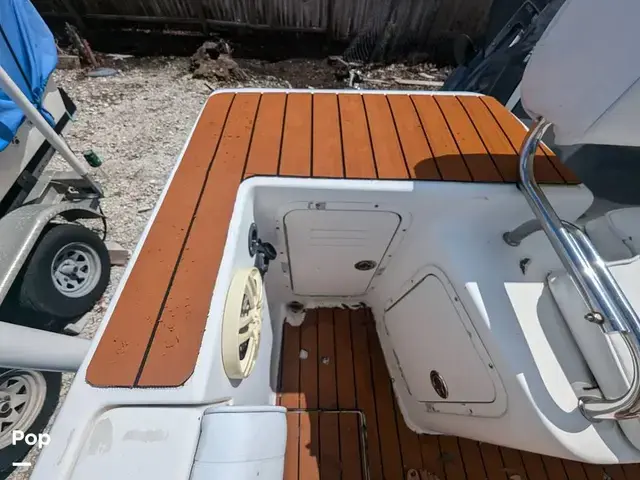 Robalo 230 Center Console