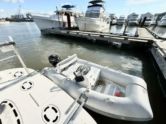 Sea Ray 540 Cockpit