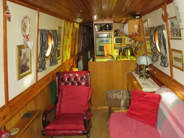 Marque Narrowboats 60