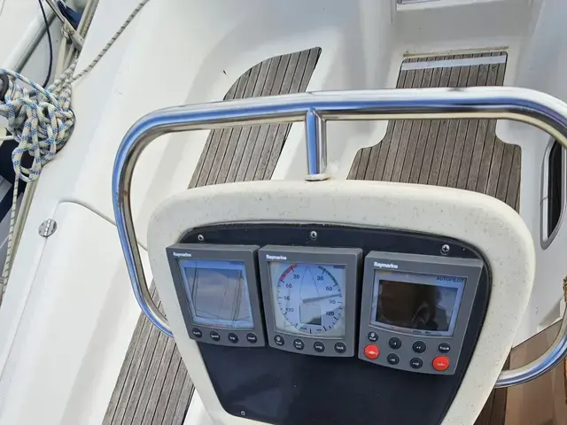 Bavaria 37