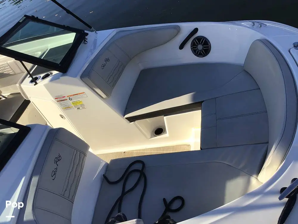 2023 Sea Ray 210 spx outboard