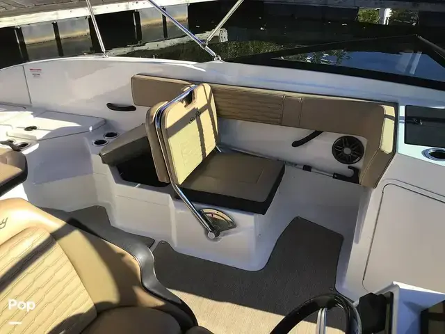 Sea Ray 210 SPX