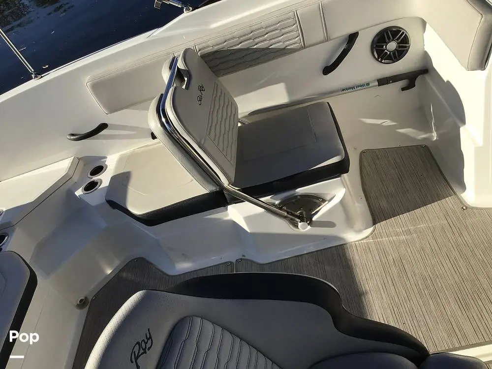 2023 Sea Ray 210 spx outboard