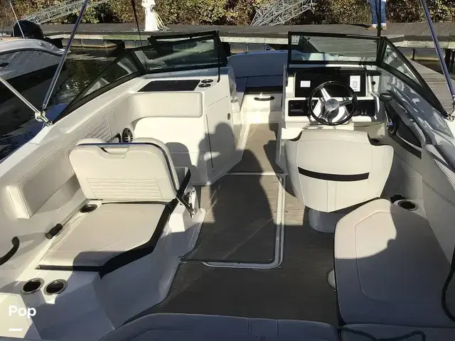 Sea Ray 210 SPX Outboard