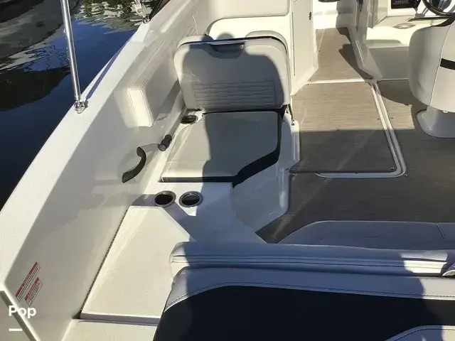 Sea Ray 210 SPX Outboard