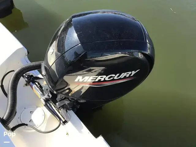 Sea Ray 210 SPX