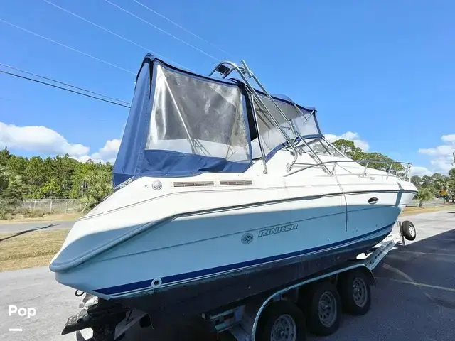 Rinker Fiesta Vee 280