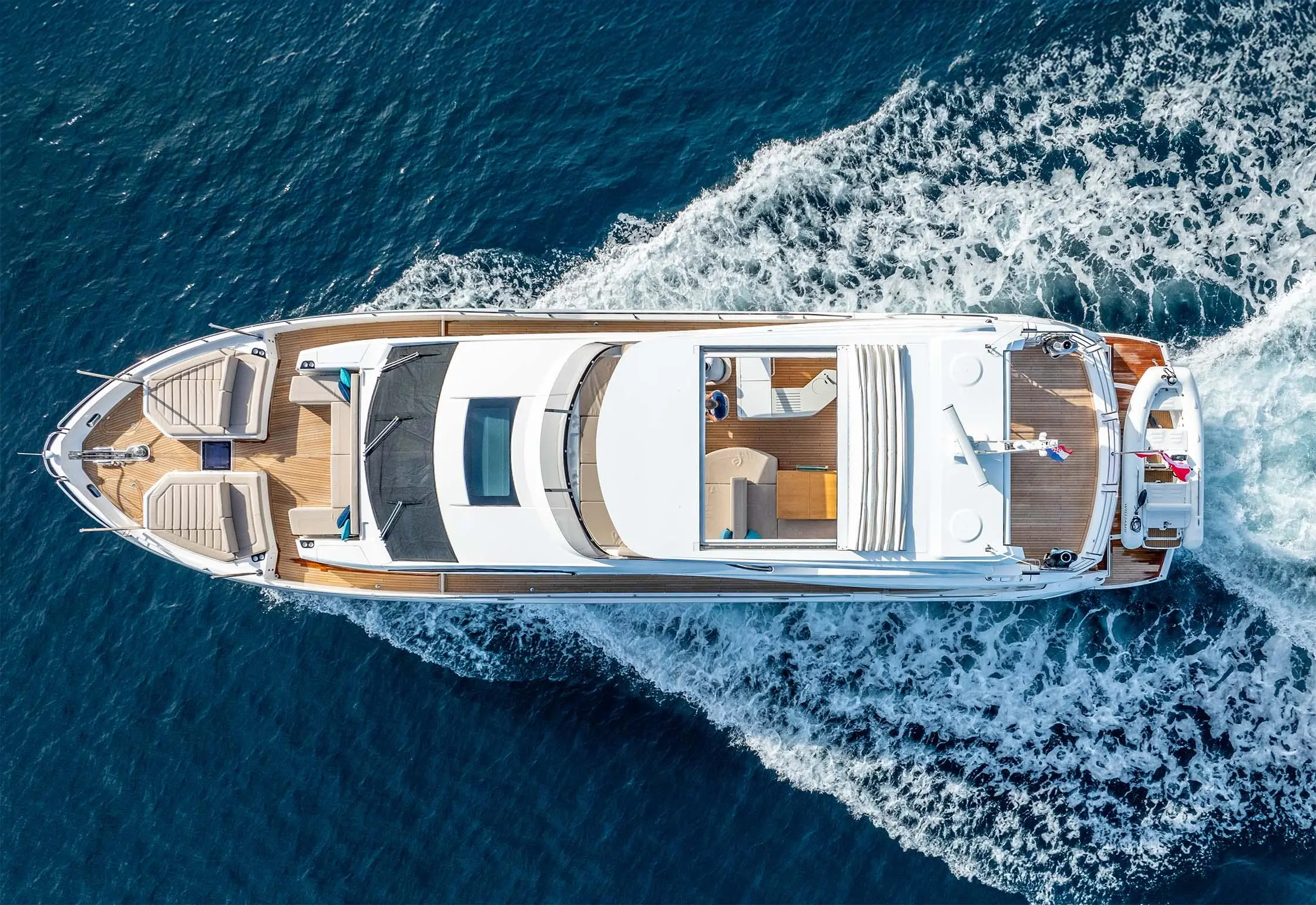 2020 Sunseeker 76 yacht