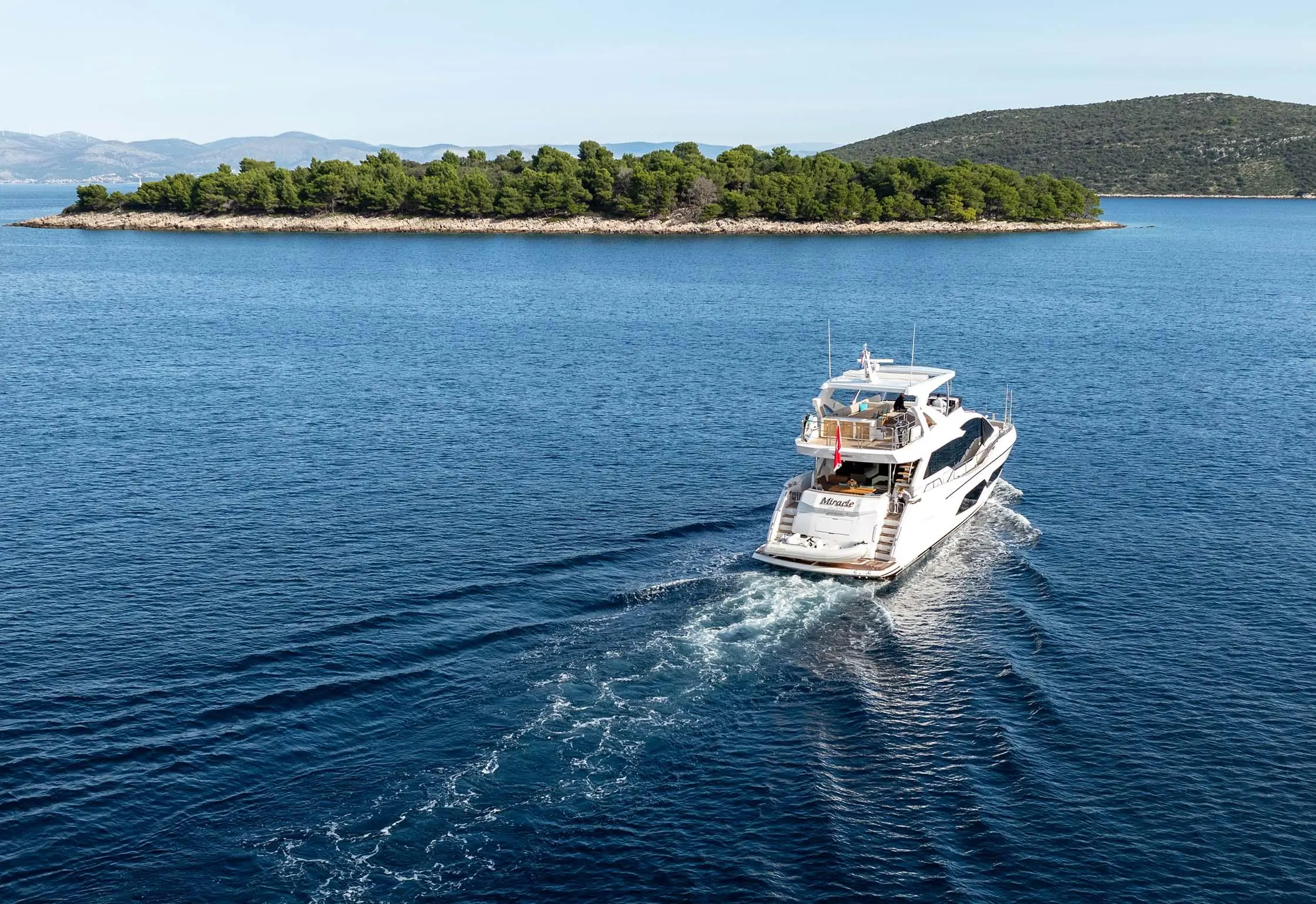 2020 Sunseeker 76 yacht