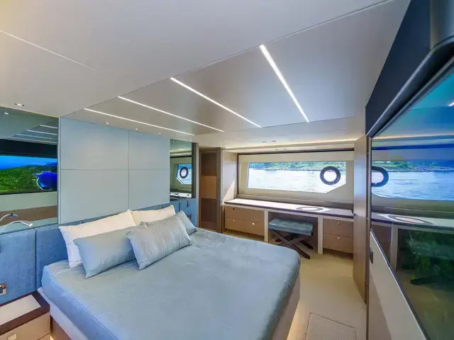 Sunseeker 76 Yacht