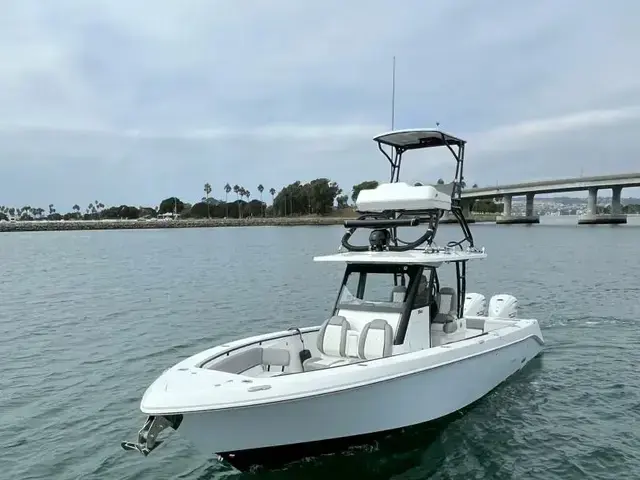 Everglades Boats 335 CC