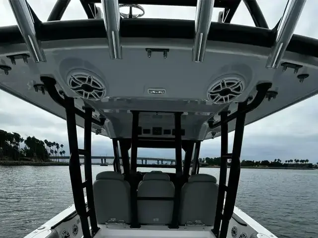 Everglades Boats 335 CC