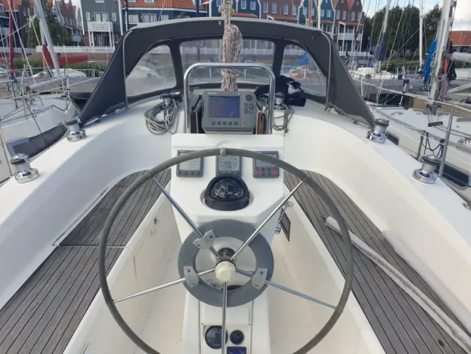 2010 Bavaria 32 cruiser