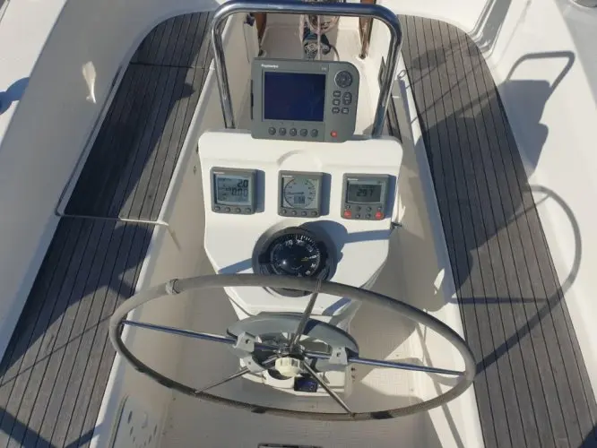 2010 Bavaria 32 cruiser