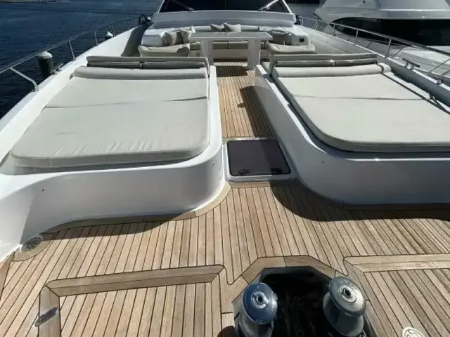 Ferretti Yachts 840 Altura