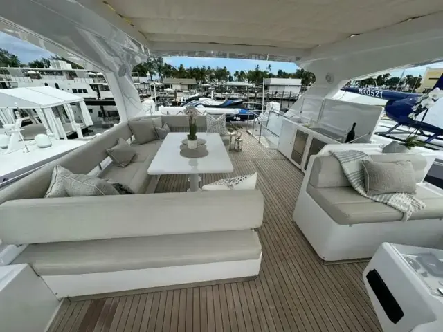 Ferretti Yachts 840 Altura