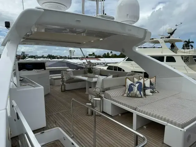 Ferretti Yachts 840 Altura