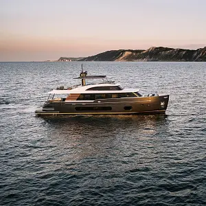 2021 Azimut Magellano 25