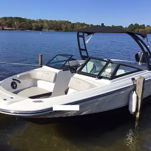 2023 Sea Ray 210 SPX Outboard