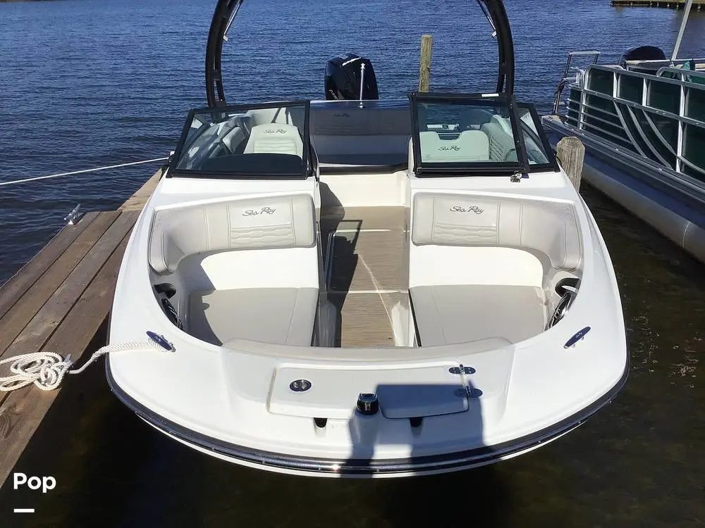 2023 Sea Ray 210 spx ob