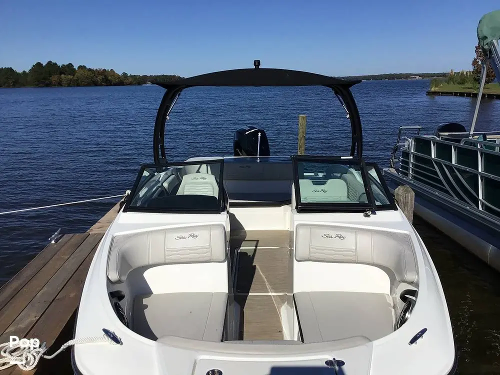 2023 Sea Ray 210 spx ob