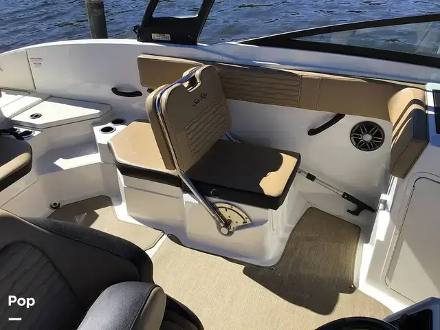 Sea Ray 210 SPX Outboard