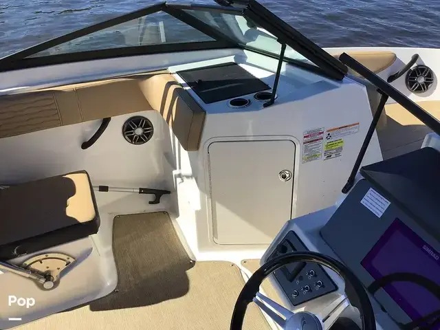 Sea Ray 210 SPX Outboard