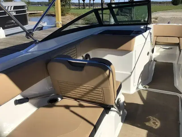 Sea Ray 210 SPX Outboard