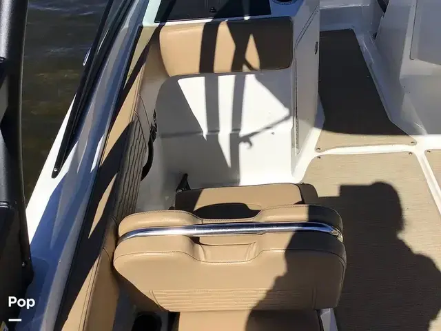 Sea Ray 210 SPX Outboard