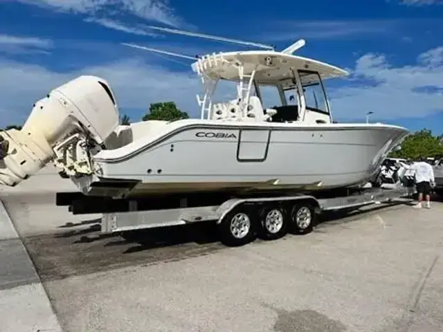 Cobia Boats 344 Center Console