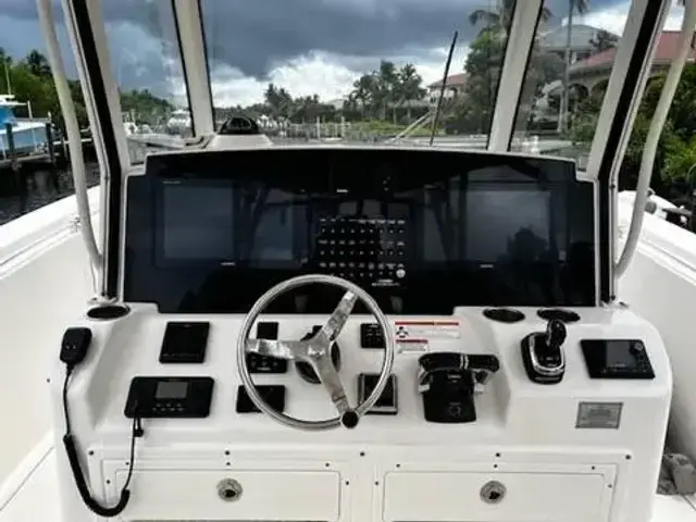 Cobia Boats 344 Center Console