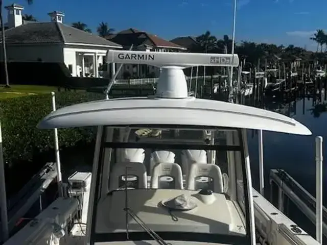 Cobia Boats 344 Center Console