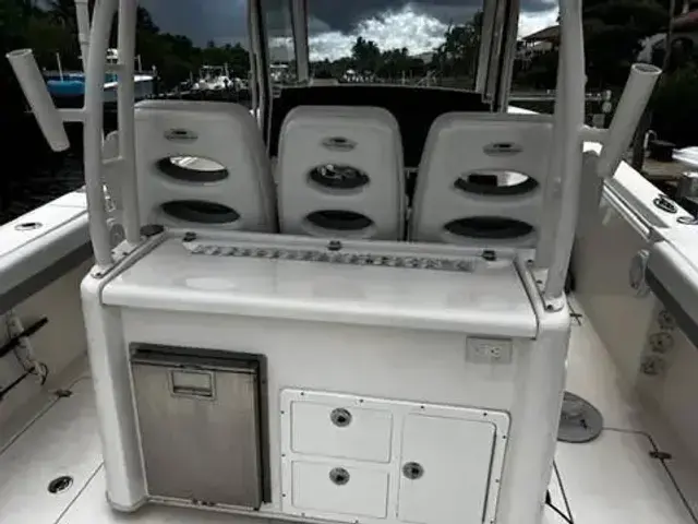 Cobia Boats 344 Center Console