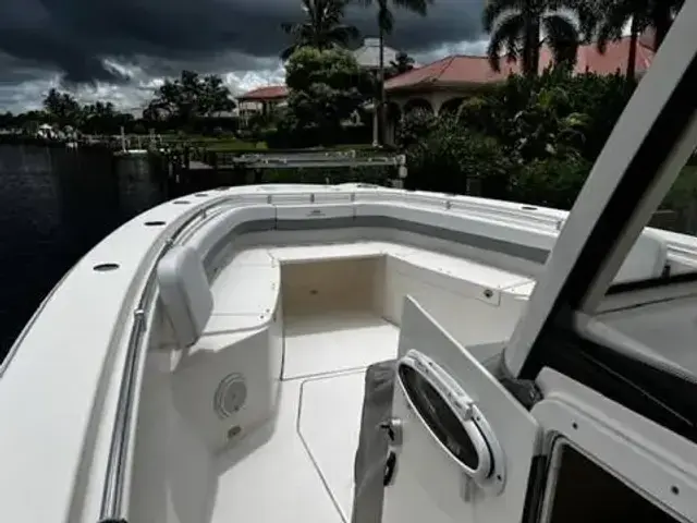 Cobia Boats 344 Center Console