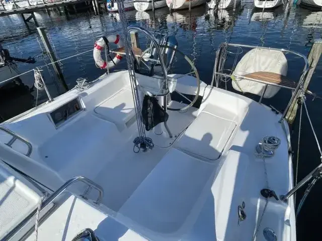 Hunter 27