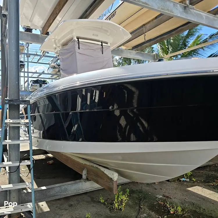 2015 Robalo r242