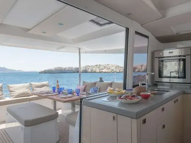 Fountaine Pajot Astrea 42