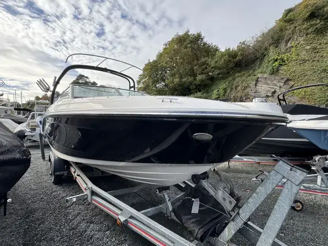 Sea Ray 230 Spx