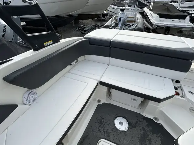 Sea Ray 230 Spx