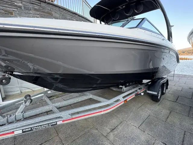 Sea Ray 210 SPX Outboard