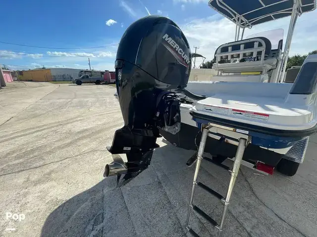 Bayliner T22CC