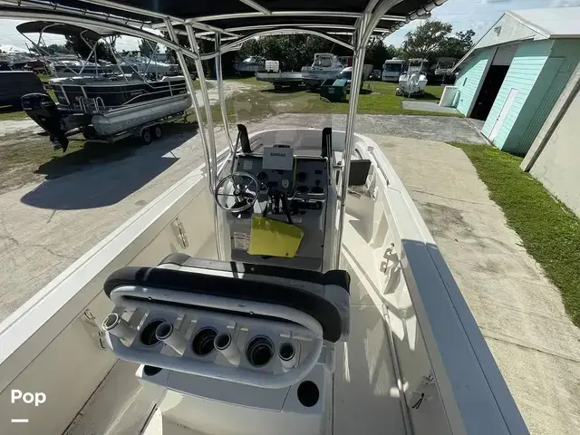 Bayliner T22CC