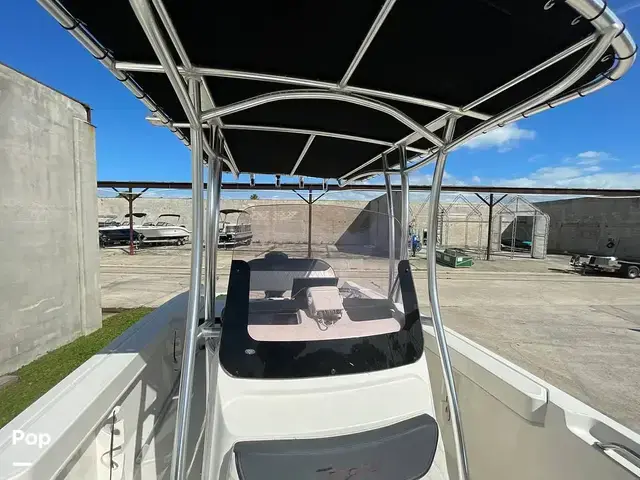 Bayliner T22CC