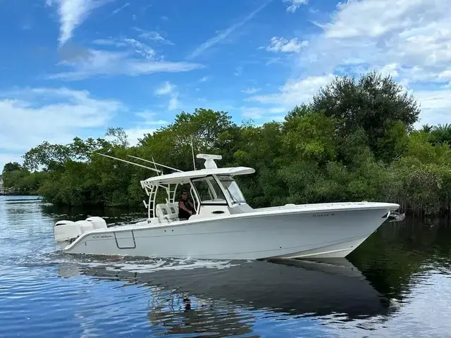 Cobia Boats 344 Center Console